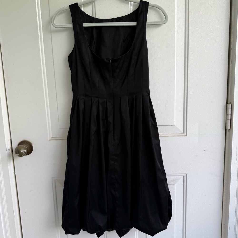 Maggy London Black Pleated Bubble‎ Hem Dress – Size 6 - Picture 2 of 9